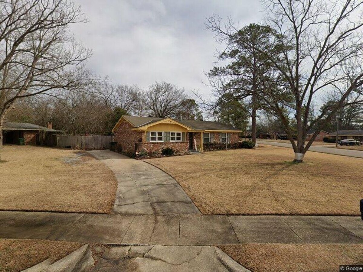 Charming 3BR/2BA Brick Home in Montgomery, AL - $1425 - Charming 3BR/2BA Brick Home in Montgomery, AL - $1425