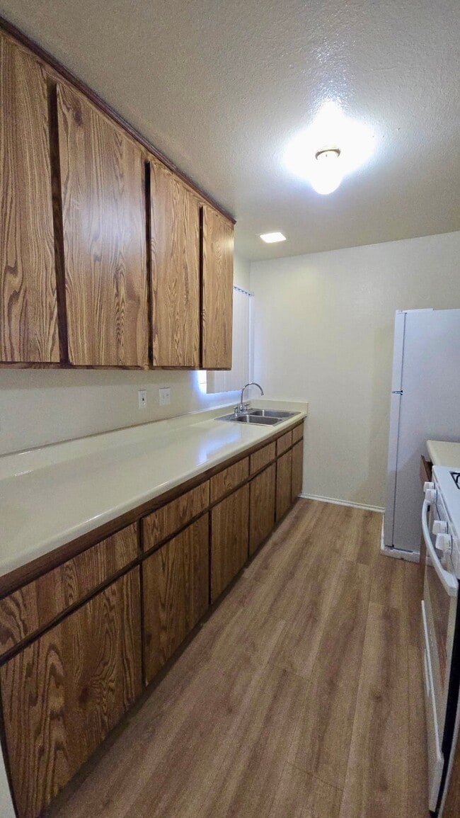 Photo - 5906 Challen Ave Unidad 4