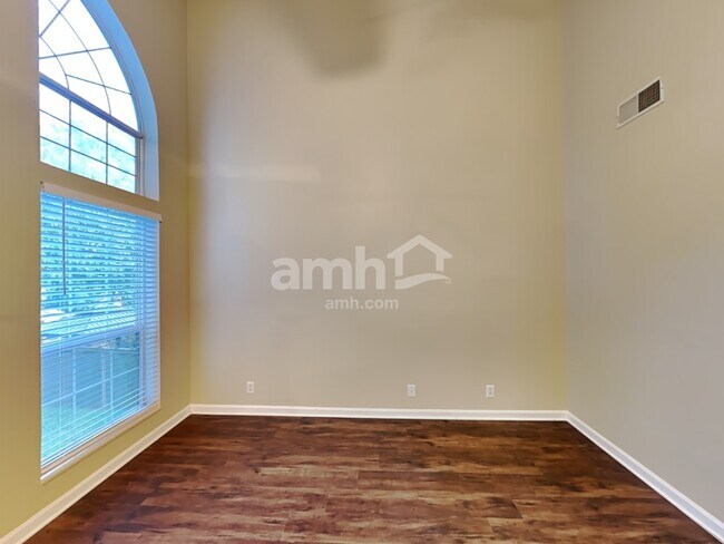 Photo - 3110 N Waterford Ct