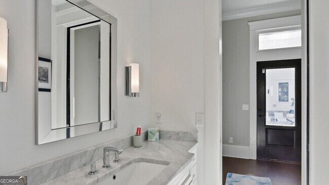 Photo - 1013 Euclid Ave NE