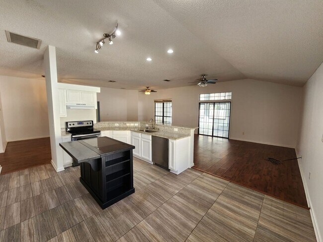 Photo - Beautiful 4 bedroom 2 bath Home