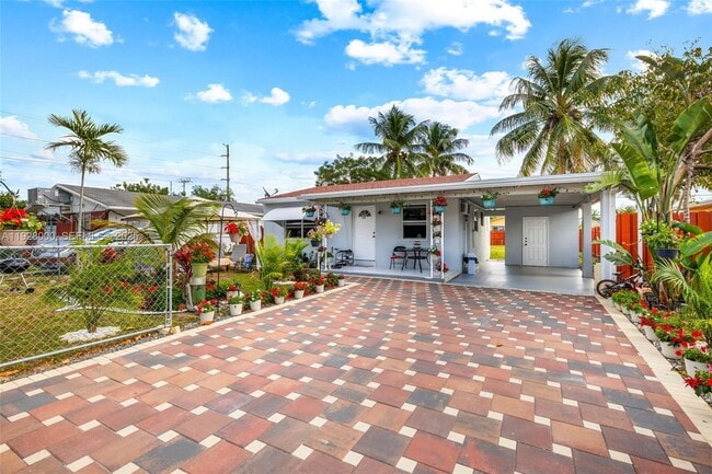 Photo - 2210 Roosevelt St