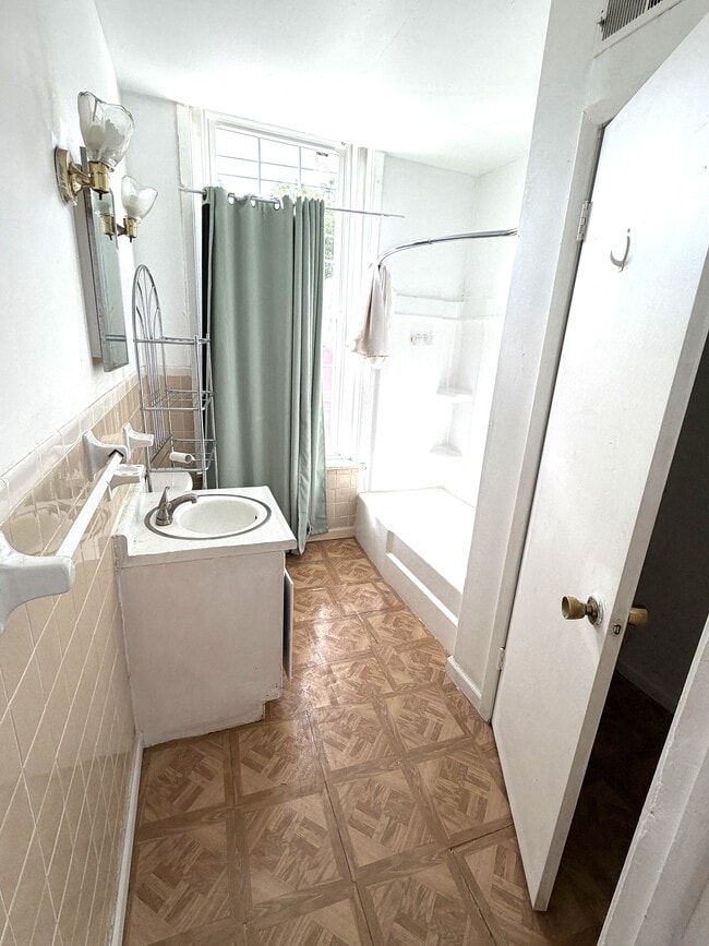 2630 Parade St Unit 3