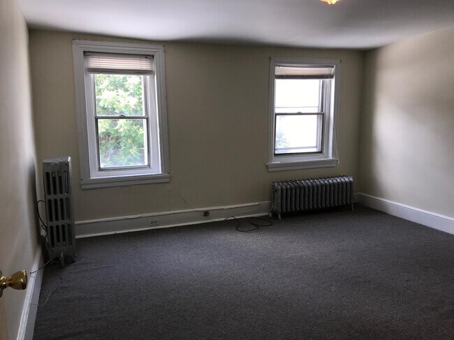 Photo - 378 Shurs Ln