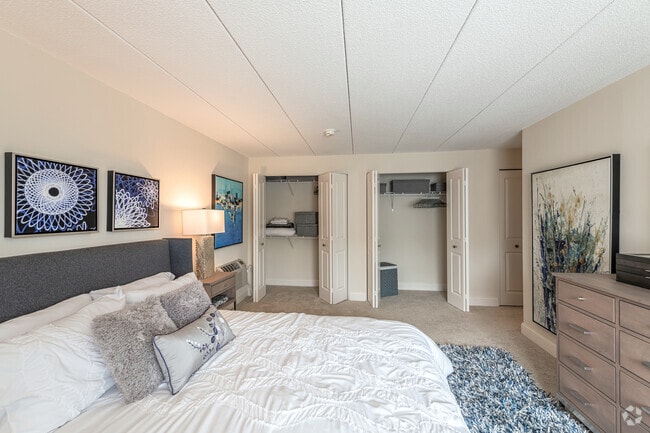 2 BR, 1 BA