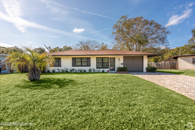 Building Photo - 1241 Hibiscus St Rental