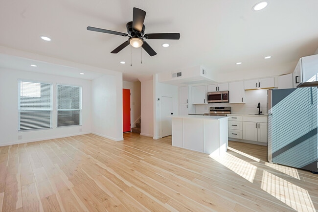 Cozy 2B Townhome