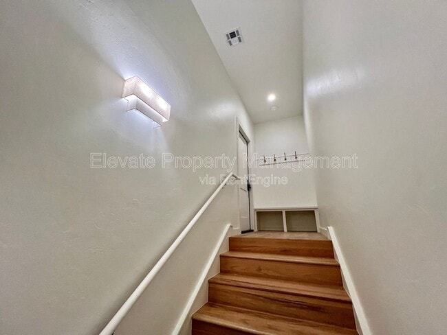 Photo - 216 E Hurd St Unidad 250