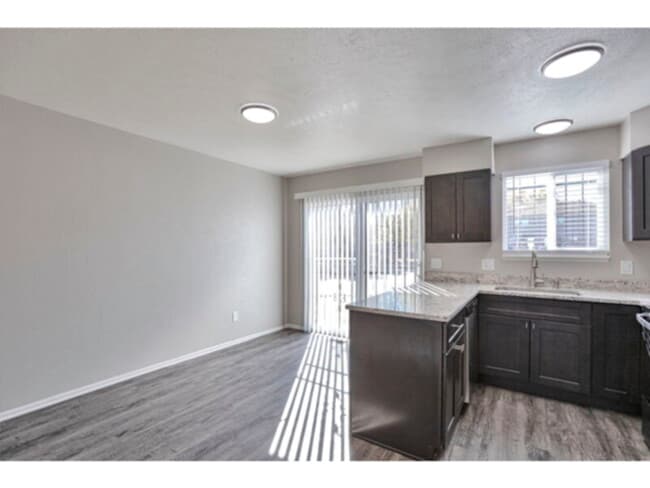 Photo - 3930 W Walsh Pl