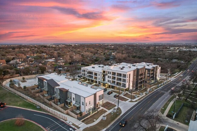 Building Photo - 4901 Springdale Rd Unit 2308
