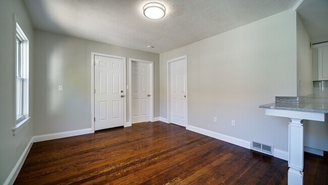 Photo - 185 Willow St Unit 2