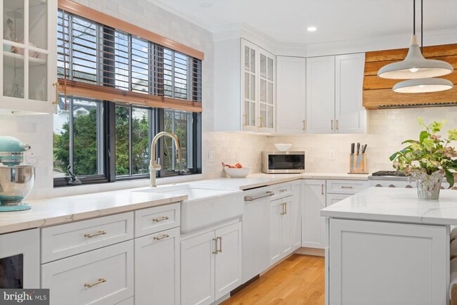 Photo - 7113 Bristol Rd