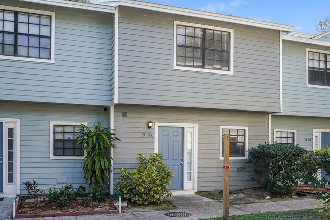 Photo - 1910 W Sligh Ave Townhome