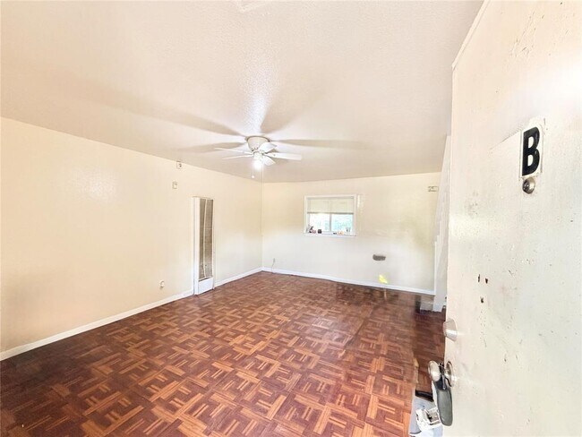 6257 Manor Rd