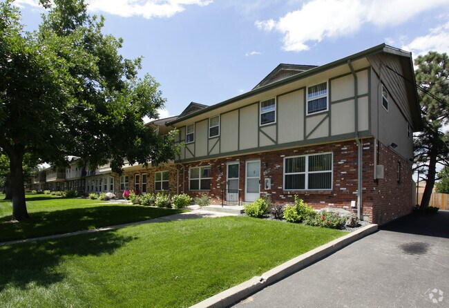 Iris Street Townhomes - Iris Street Townhomes