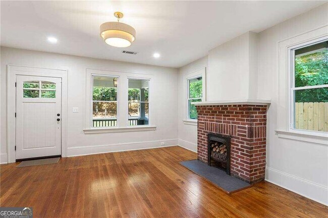 Photo - 4435 Oakdale Rd