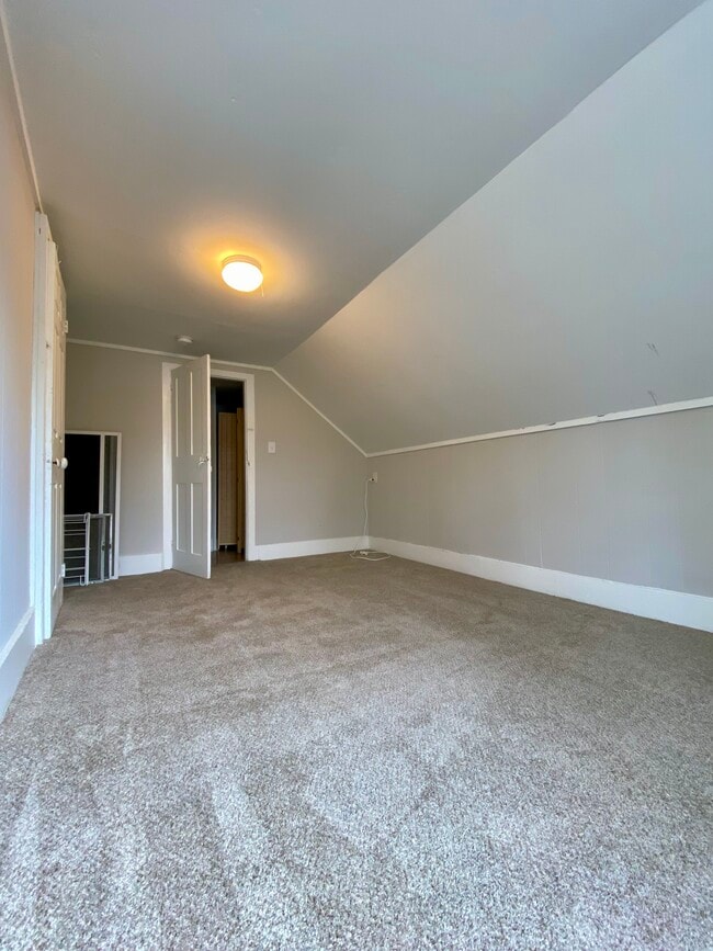 Available bedroom 1