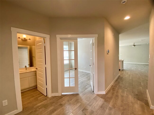 Photo - 28503 Hannahs Harbor Ln