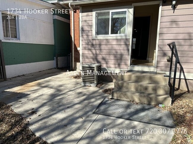 Photo - 1734 Hooker St