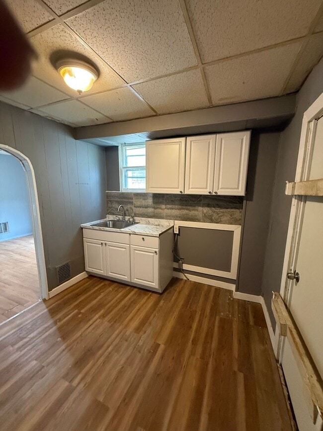 Photo - 5318 Glenmore Ave