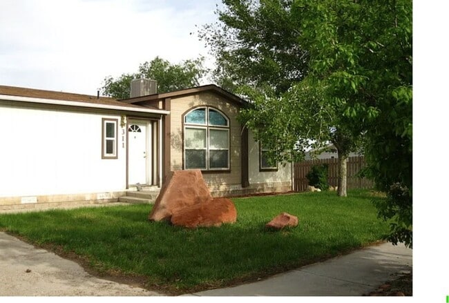 311 N Highland Dr