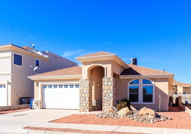 Custom 1 Story Home in Sandstone Ranch Est... - Custom 1 Story Home in Sandstone Ranch Est...