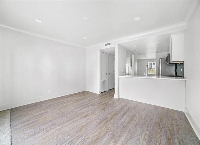 Photo - 2bedr 2bath Conveniently located in the Village Unit 3655
