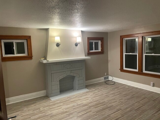 Living - 45 Bellwood Ave Apartments Unit 2