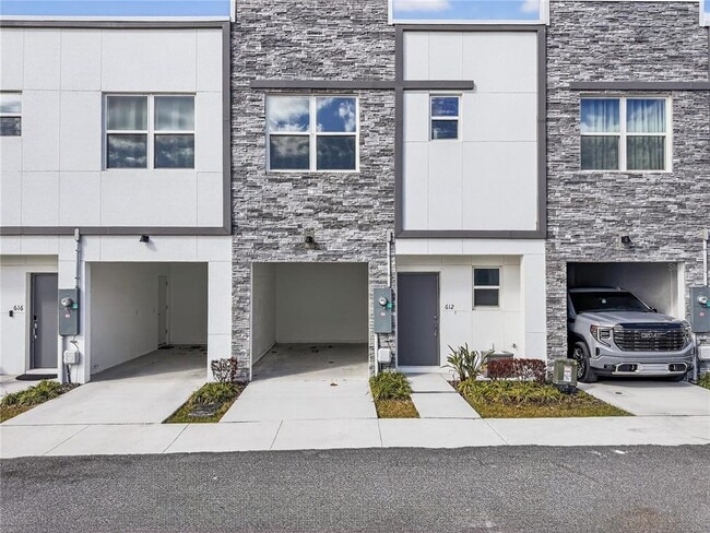 Building Photo - 612 Trikomo Dr