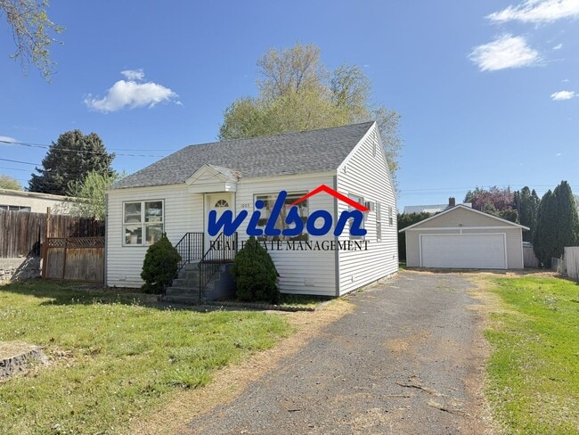 Building Photo - Spacious 3bd | 1ba House near Nob Hill Elementary School!