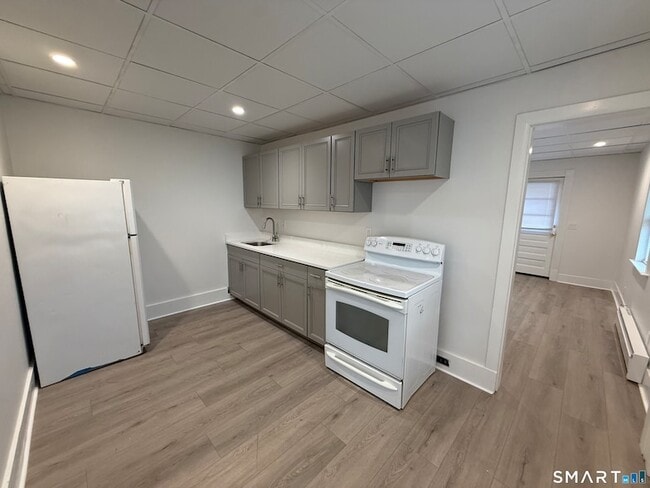 Building Photo - 170 N State St