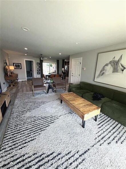 Photo - 4704 Jeannette Dr