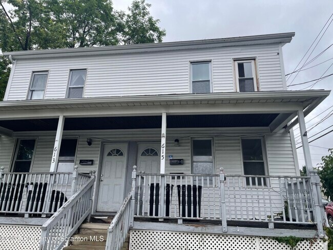 Building Photo - 615-615 Mill St Rental