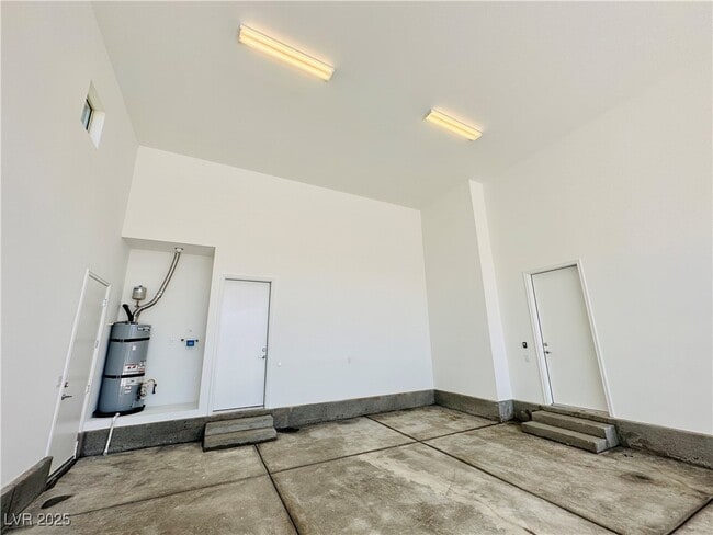 Photo - 981 Woodburn Ln
