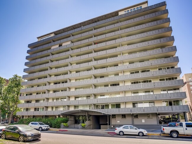 Building Photo - 909 N Logan St Unit 4D