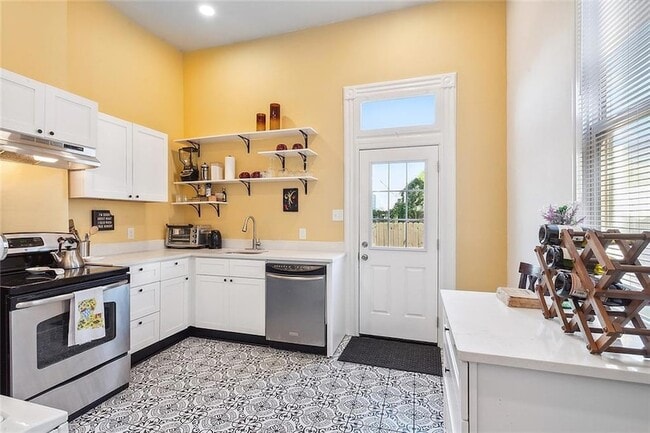 Photo - 2721 General Taylor St