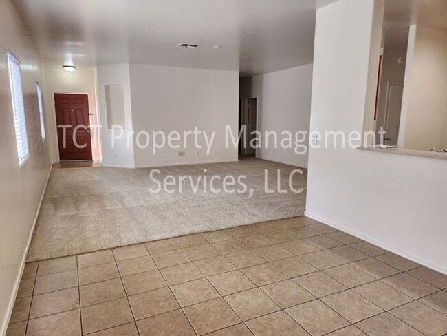 Photo - 3 Bedroom/2 Bath Phoenix Home Close to I-10 and 101