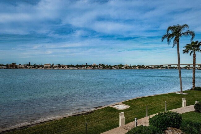 6105 Bahia Del Mar Cir N Unit 287