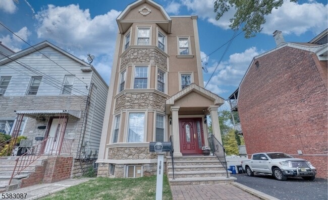 Building Photo - 131 Sylvan Ave Rental