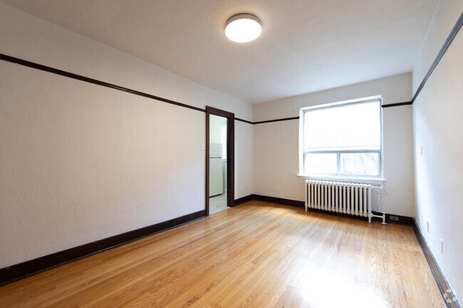 1BR, 1BA - Living Room - Dundonald Arms