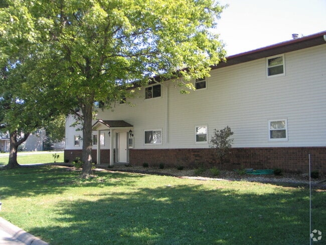 Building Photo - 1008 Charlotte Dr Rental