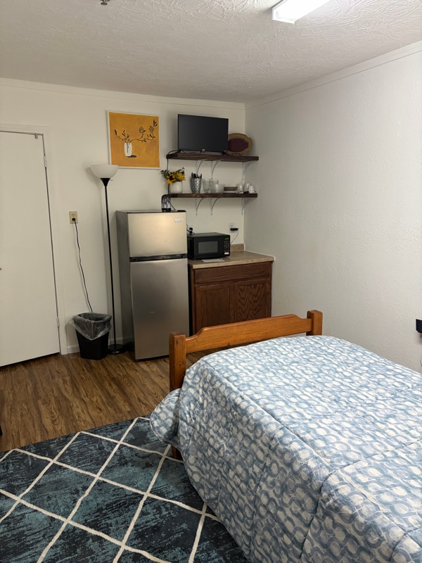 Photo - 1355 E Main St
