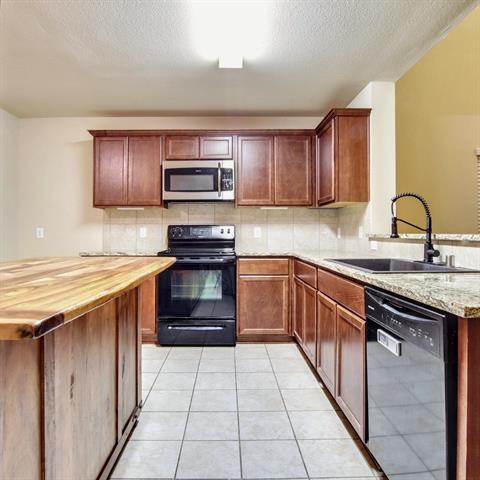 Photo - 1340 Levi Ln