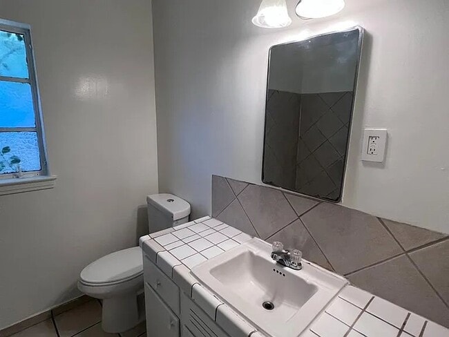 Photo - 2905 E Lamona Ave