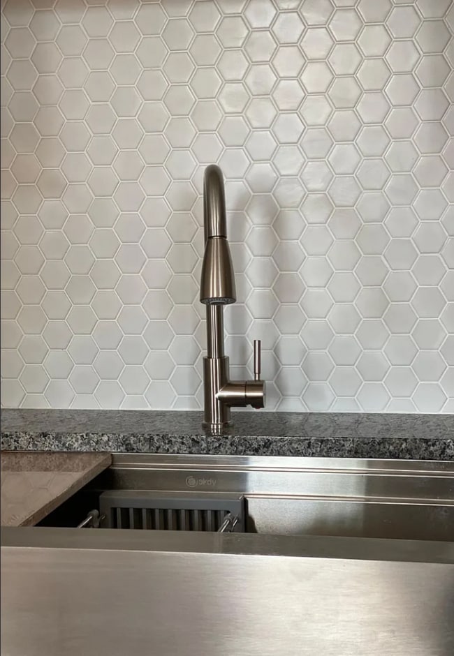 Photo - Renovated 2-Bed in OTR | In-Unit Laundry, Stainless Appliances, Central Air — Water & Trash Included Unidad 21