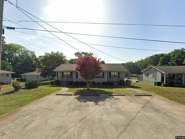 203 Cobb St