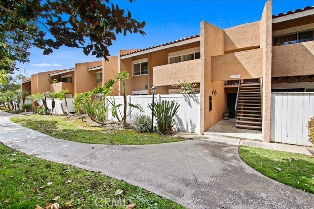 Building Photo - 1001 W MacArthur Blvd Unit 20 Rental