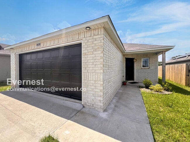 Photo - 10420 Debbie Dr House