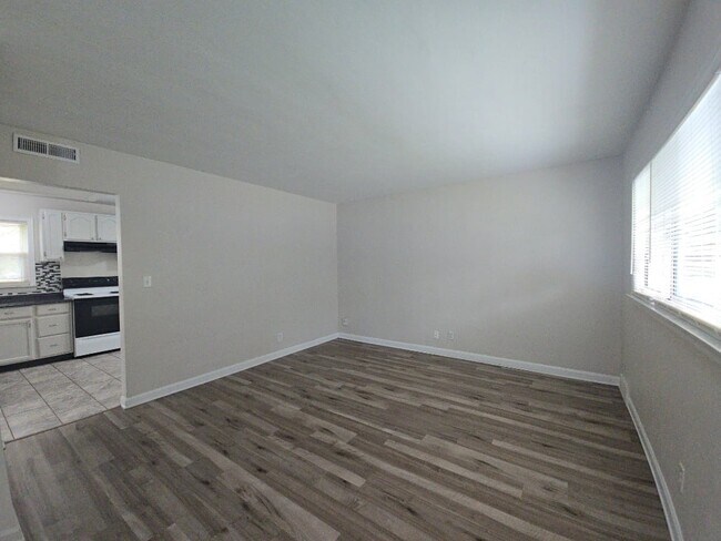 Photo - 1011 Blakley Dr