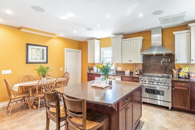 Photo - 39 Melvin St Unit 1